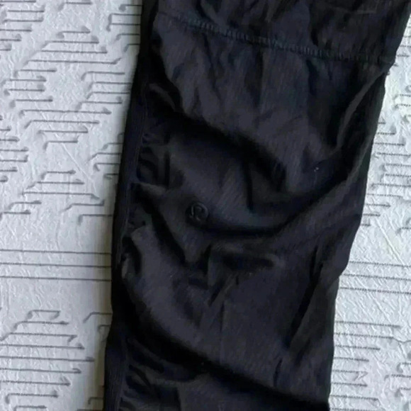 Lululemon Beyond the Studio Jogger Women’s Size 2 in Black - Picture 11 of 11
